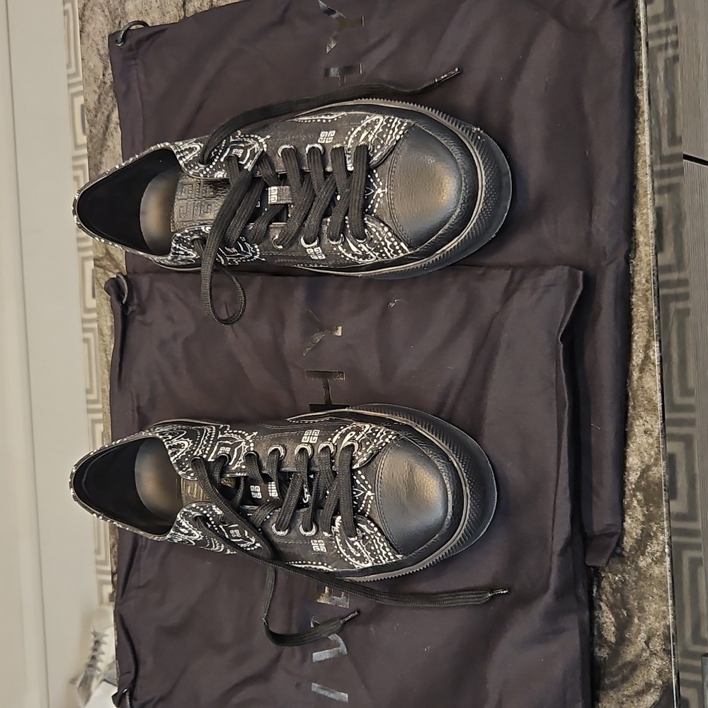 Givenchy Sneakers 41 1/2 - 8.5 Black/ White